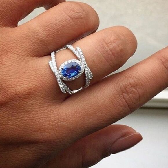 Silver and Blue Stone Ladies Cocktail Ring 7 - Picture 1 of 9